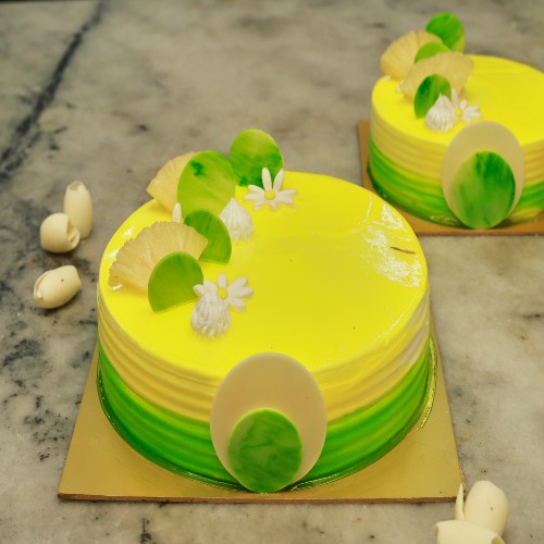 Creamy Pineapple Delight Cake