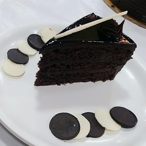 DUTCH CHOCOLATE TRUFFLE CAKE  LITE