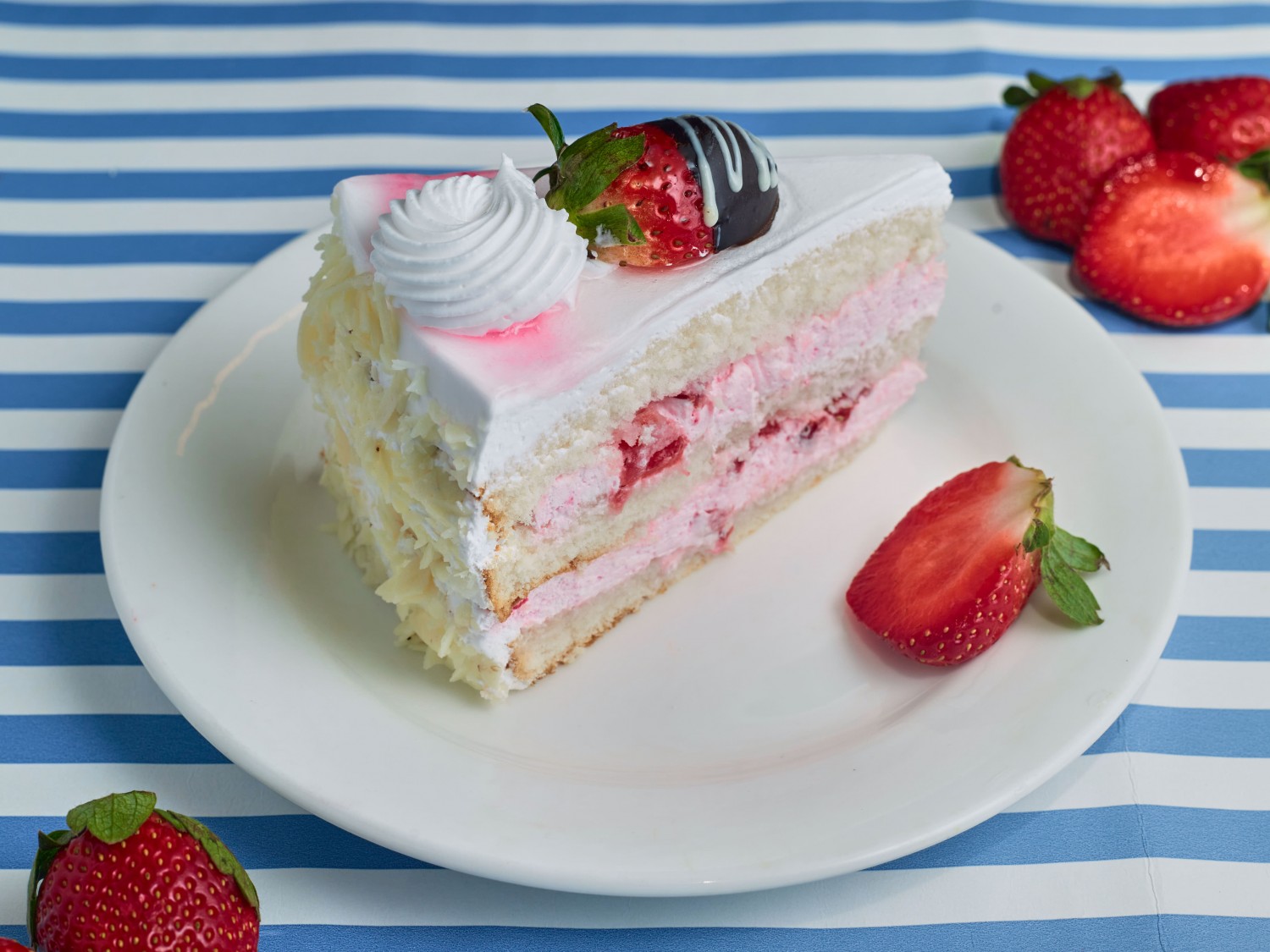 Strawberry Cake E/L - Slice (Veg )